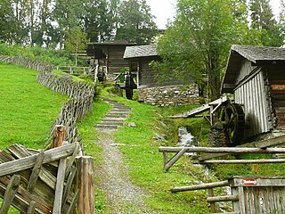 Le groupe des moulins à eau, avec expositions sur les céréales