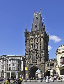 Turmschaft und Turmhelm am Pulverturm in Prag