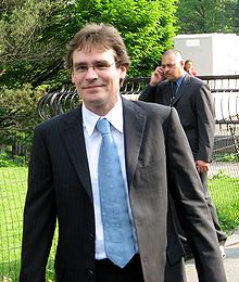 Robert Sean Leonard interprète James E. Wilson.