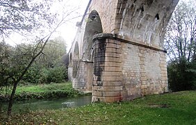 Le viaduc ferroviaire.