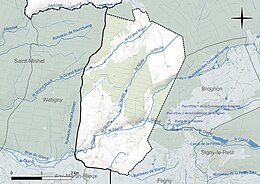 Carte en couleur présentant le réseau hydrographique de la commune