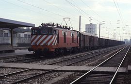 Comboio de mercadorias em Aveiro, em 1993.