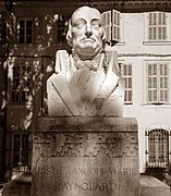 Monument à François Raynouard, Brignoles (détail du buste en marbre blanc, 1937).