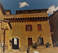 ancien château des chanoines-comtes