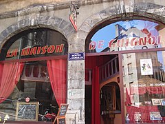 La maison de guignol sur la Place de la Trinité (Lyon) à Lyon.