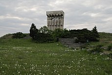 クラクフ・プワシュフ強制収容所跡地のナチス犠牲者慰霊碑