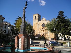 Praça da Igreja de Sant Jaume (século XVI), em Riudoms