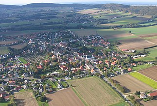 Das Wiehengebirge bei Schnathorst von Südosten aus gesehen