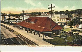 Postcard of the pre-1925 station