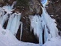 氷瀑となった庵滝