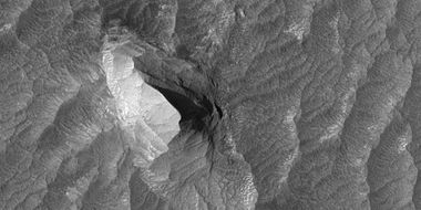 Layered mound in Schiaparelli Crater, as seen by HiRISE under HiWish program