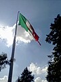Bandera semimonumental en el cerro El Calvario, Toluca, México.