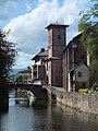 L'église de l'Assomption depuis les rives de la Nive.