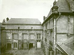 cour renaissance, avant 1914,