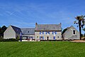 Pouldreuzic : musée « La Maison du Pâté Hénaff », vue extérieure d'ensemble.