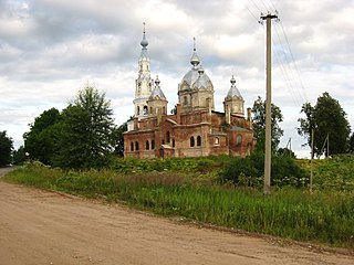 Церковь Рождества Христова в деревне Старополье. Июль 2013 года.