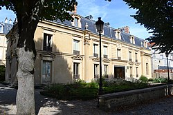 Saint-Maurissa sijaitseva Villa Médicis.