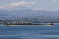 Vista parcial del embalse Çatalan y los montes Tauro rn Karayusuflu, Sarıçam - Adana