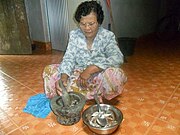 タイの一般家庭ならたいてい使っている、きわめてありふれた、石の調理道具