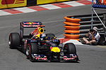 Photographie de Sebastian Vettel à bord de la Red Bull RB7.