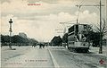 La porte avec un tramway à impériale des Nogentais pour la place de la République.