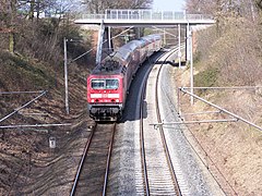 バーンスタイン区間を走行する普通列車