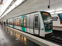 Line 9 platform station – MF 01 rolling stock at Oberkampf in 2021