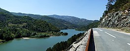 View of Potpecko Lake from roadway