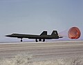 מטוס SR-71 בנחיתה.