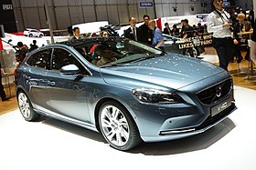 Volvo V40 II