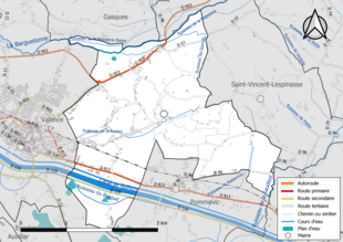 Carte en couleur présentant le réseau hydrographique de la commune