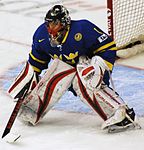 Anders Nilsson under uppvärmning inför match mot Österrike i IIHF World Junior Championships 2010.