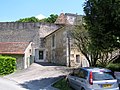 Bibliothèque et toit du pigeonnier