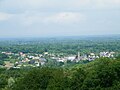 le bourg de Lithaire au pied du mont Castre