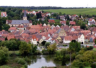 Sulzfeld im Kitzinger Maintal. Der Anstieg des Ufers ist deutlich sichtbar