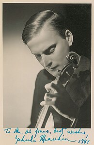 In 1954, the violinist Yehudi Menuhin invited Iyengar to teach in Europe.