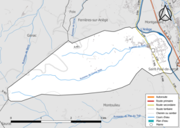 Carte en couleur présentant le réseau hydrographique de la commune