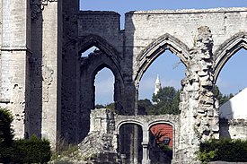 Ruínas da igreja destruída durante a Primeira Guerra Mundial