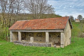 Le lavoir-abreuvoir Saint-Maximin.