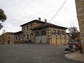 The town hall in Montcabrier