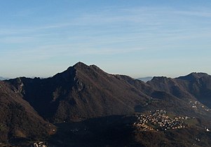 Il monte Suchello visto dal monte Gioco