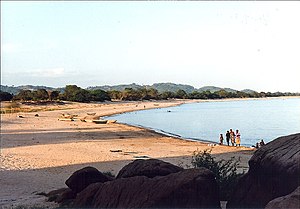 Makuta, Malawi is located only 1 mile (1.6 km) north of Nkhotakota