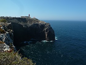 Falaise nord du cap Saint-Vincent, probablement vues depuis le cap lui-même