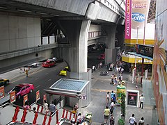 สยามสแควร์ใกล้สถานีรถไฟฟ้าบีทีเอส