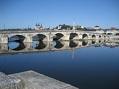 Pont Jacques-Gabriel (1716-1724) de Blois.