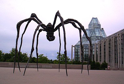 Maman sculpture by Louise Bourgeois at the National Gallery of Canada, 1999