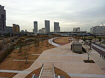 公園東側（連絡橋より）