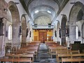 L'église paroissiale Saint-Pierre, vue intérieure en direction du fond de l'église.