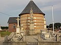 Carré militaire et monument aux morts.