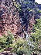 Descente finale de la clue d'Amen en rive gauche des gorges de Daluis.